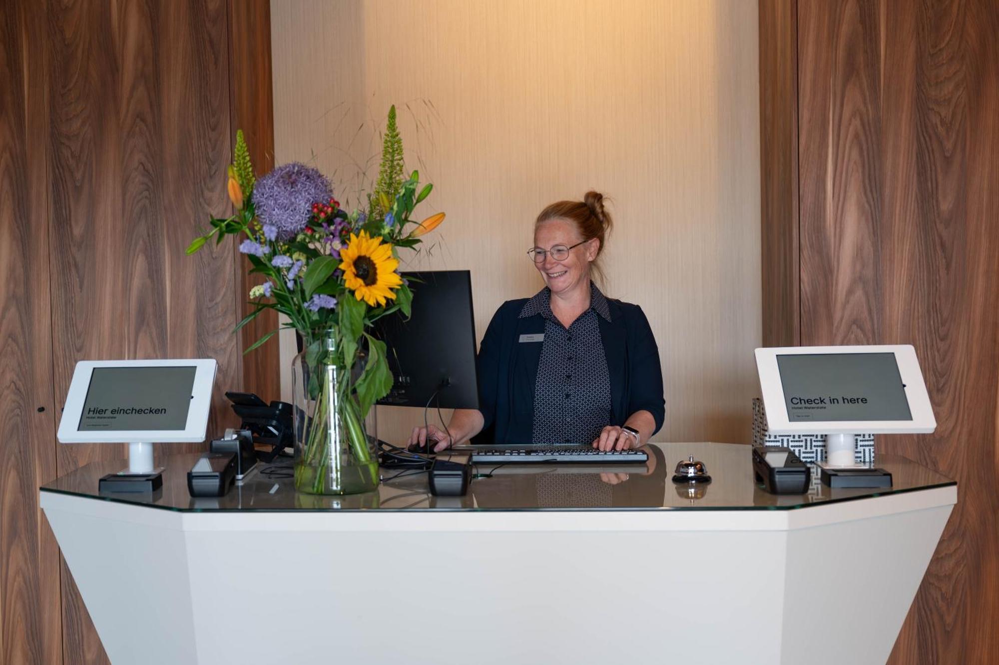 Hotel Waterstate Гус Екстериор снимка