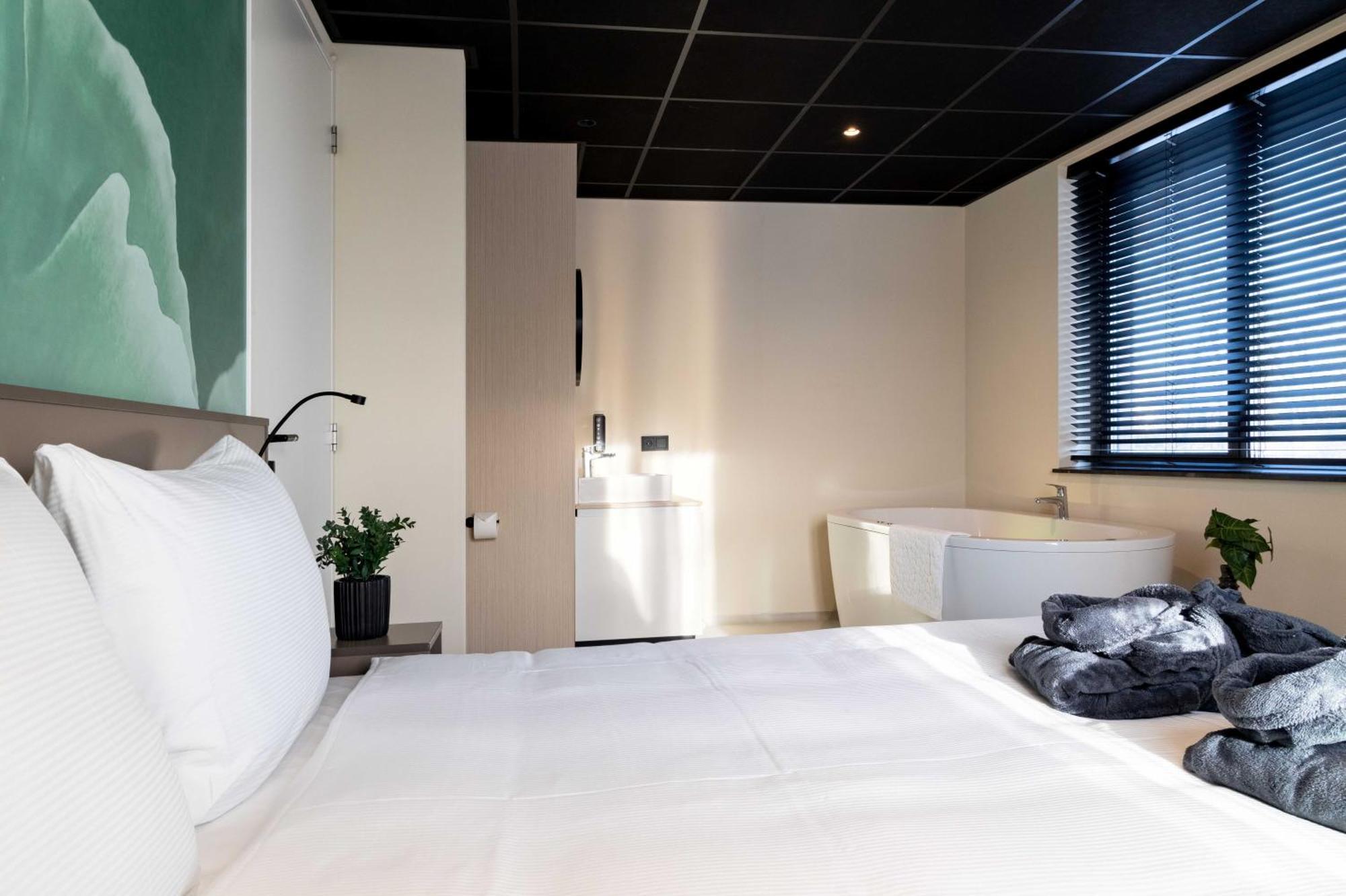 Hotel Waterstate Гус Екстериор снимка