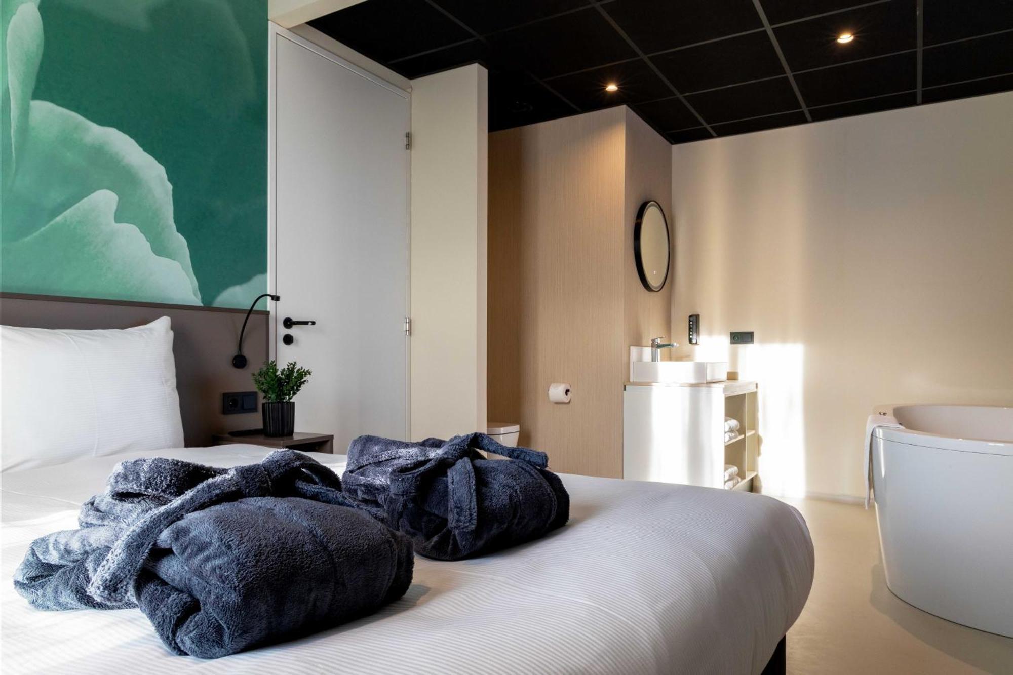 Hotel Waterstate Гус Екстериор снимка